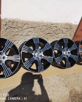 4 cerchi originali Volvo 18"