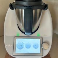 Bimby TM6 come nuovo con base scorrevole in legno