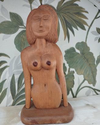 statue di legno intagliato artigianale 
