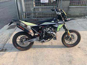 FANTIC MOTARD 50