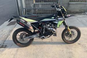 FANTIC MOTARD 50