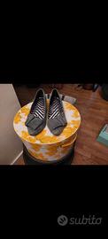 Ballerine in camoscio grigie taglia 38 con fiocco 