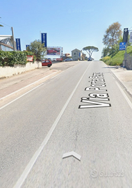 Piazzale di circa 3000 mq