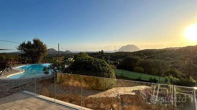 Villa di 111 m² con 5 locali e posto auto a Loiri 