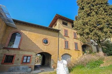 Casa indipendente di 883 m² con più di 5 locali e 
