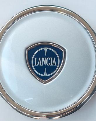 lancia Ypsilon borchie coprimozzo argento nera