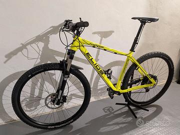 MTB Elios Hoop 29 front sistema idraulico casco