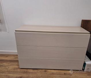 Comò in legno chiaro – come nuovo