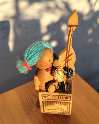 Statuetta musicista legno vintage anni 70 folk Art