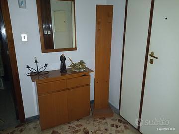 mobile più attaccapanni