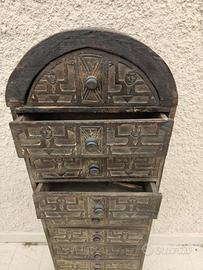 Cassettiera in stile etnico vintage 