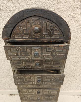 Cassettiera in stile etnico vintage 