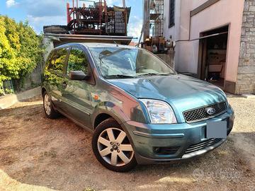 Ford Fusion 2004