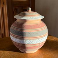 Vaso in ceramica artigianale con coperchio