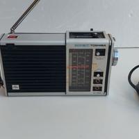 Toshiba IC-700C FM / SW / MW ricevitore radio
