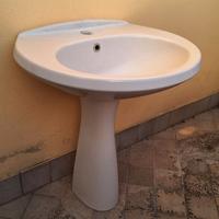 Lavandino bagno in ceramica