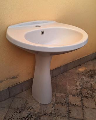 Lavandino bagno in ceramica
