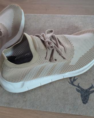 Adidas Swift run 42,5