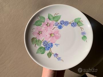 Piatti in ceramica dipinti a mano