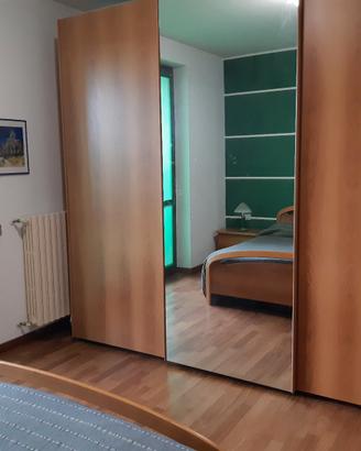 Camera da letto con armadio scorrevole 