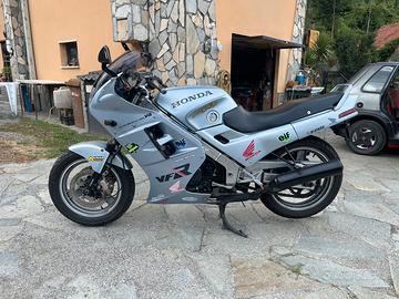 Honda Vfr 750