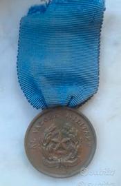 MEDAGLIA AL VALORE MILITARE CON NASTRINO
