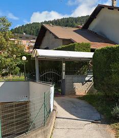 Appartamento con giardino, doppio garage