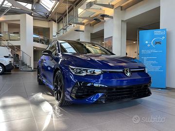 VOLKSWAGEN Golf 8ª serie - 2023