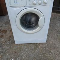 Lavatrice INDESIT, 7 kg di carico 