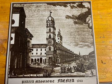 Piastrelle in ceramica decorata