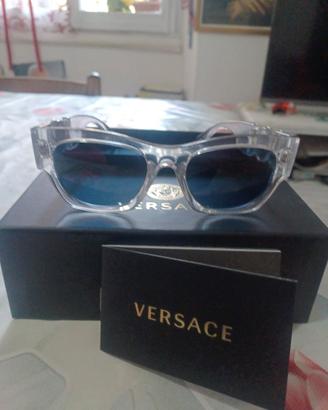Occhiali da sole Versace con lenti blu