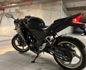 Honda cbr 250 r