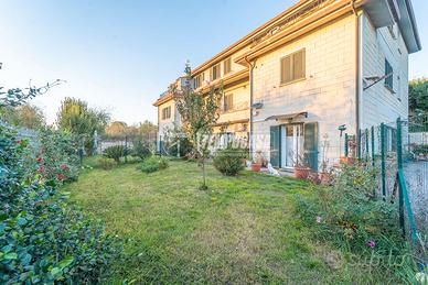 QUADRILOCALE CON GIARDINO!
