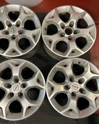 CERCHI IN LEGA OPEL ASTRA H R16 5 FORI