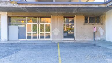 MAGAZZINO A MONTEFORTE D'ALPONE