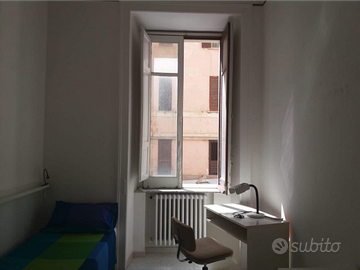 Salerno p.zzaSan Francesco Camera singola