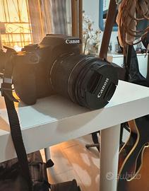 Canon EOS 2000D + borsa