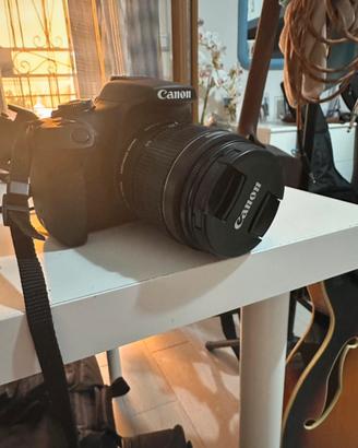 Canon EOS 2000D + borsa