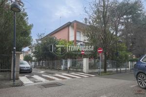 CINQUE LOCALI VIA GALEOTTI