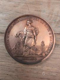 medaglia scuola di disegno geometrico 