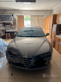 Alfa Romeo 159 incidentata