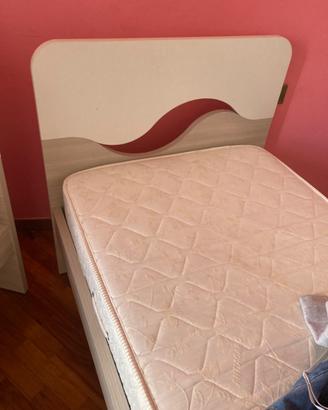 Due Letti singoli con materasso