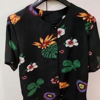 Camicetta. Linea dritta in chiffon. 