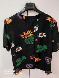 Camicetta. Linea dritta in chiffon. 