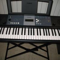 YAMAHA YPT-230 con Cavalletto