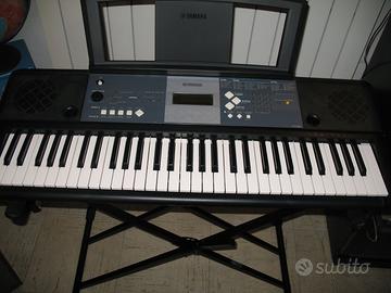YAMAHA YPT-230 con Cavalletto