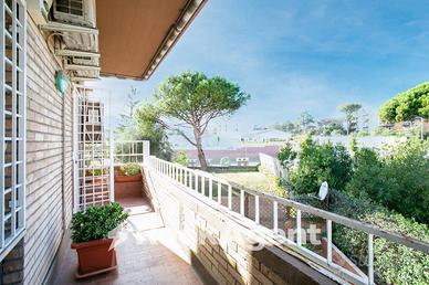 AMPIA METRATURA CON POSTO AUTO E CANTINA