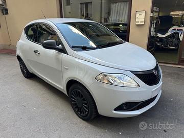 Lancia Ypsilon 1.2 69 CV 5 porte S&S Elefantino Bl