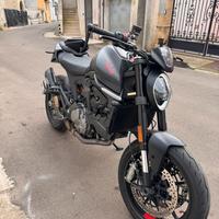 Ducati monster 937 +