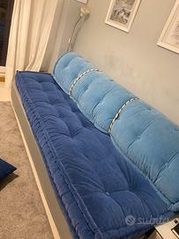 Divano letto con due materasssi in ciniglia